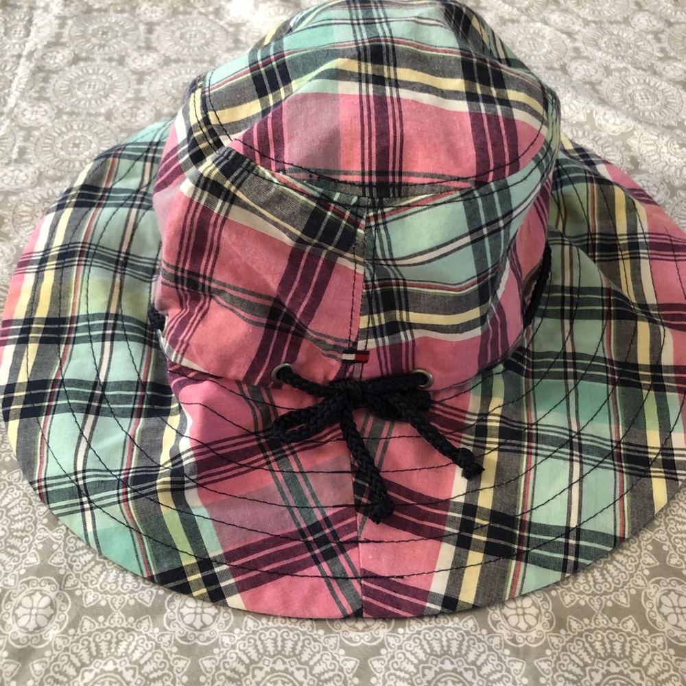 Plaid bucket hat